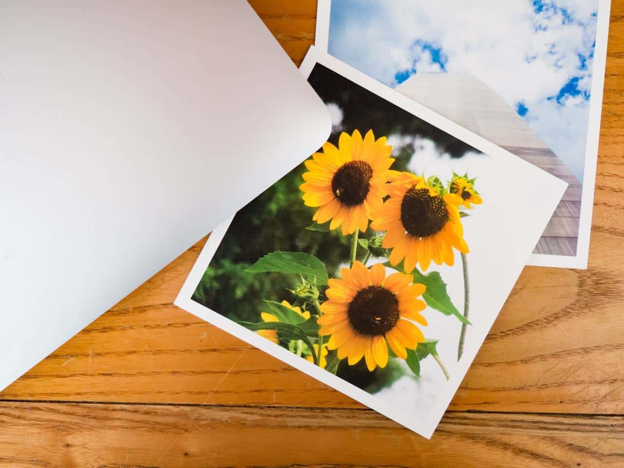 desk flowers photos outside