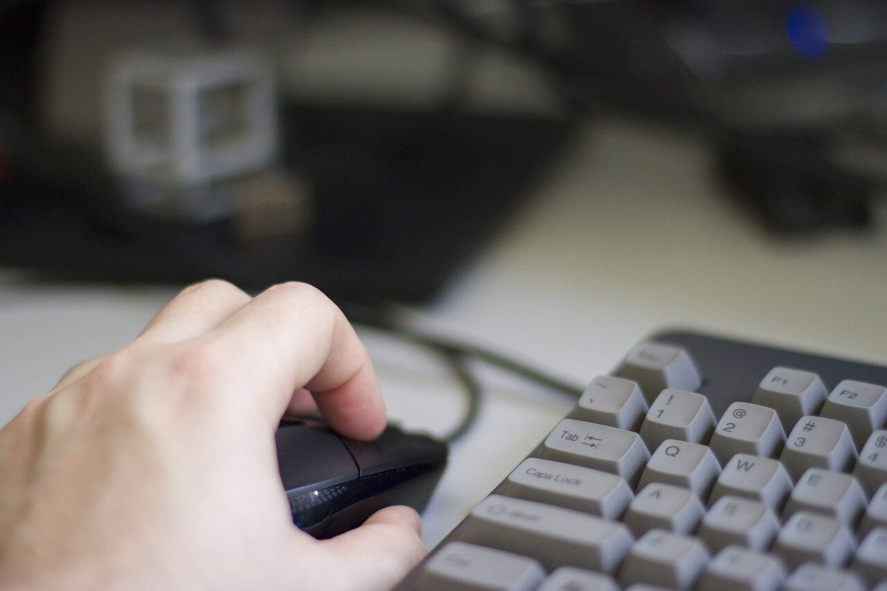 using resource tracking software on a computer using resource tracking software on a computer